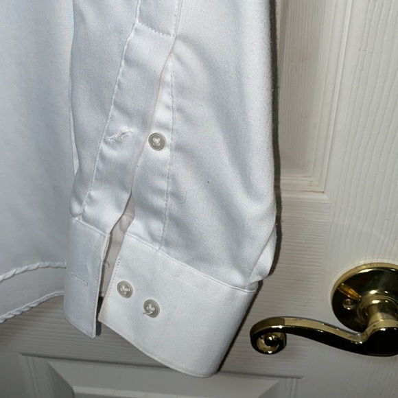 GEOFFREY BEENE Classic Fit long sleeve white button shirt, tie not included. - Picture 6 of 7